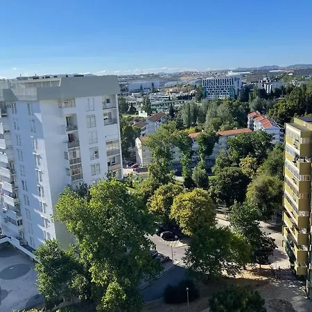 Cozy Apartment With Airport View Lisbon